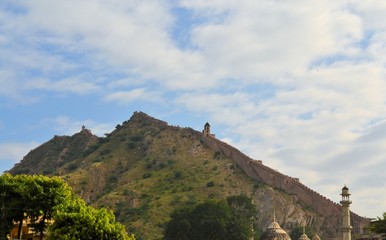 Fototapeta premium Great wall around Amber fort Jaipur, Rajasthan, India