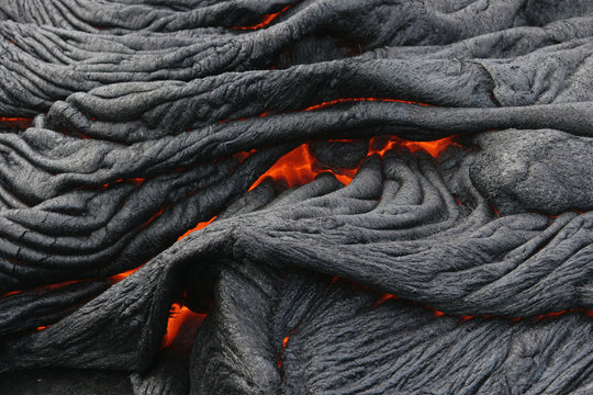 USA, Hawaii, Big Island, Pahoehoe volcano, burning lava flow, close up