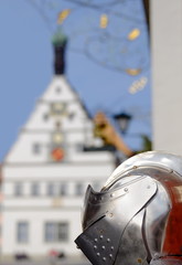 Rothenburg ob der Tauber mit Ritterrüstung