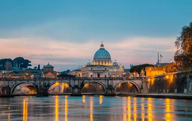 Fototapete Stadt am Wasser Saint Peter cathedral over Tiber river in Rome Italy