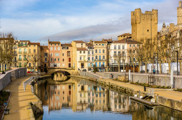 Fototapeta na wymiar Canal de la Robine in Narbonne, Languedoc-Roussillon - France
