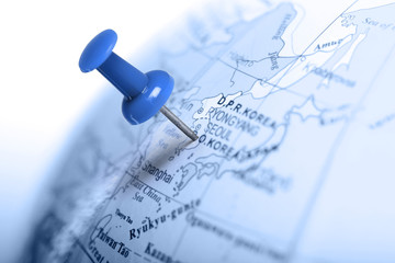 Naklejka premium Location South Korea. Blue pin on the map.