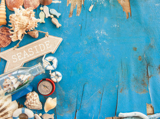 Maritimer Hintergrund mit verwittertem Holz