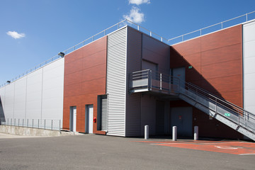 Fototapeta na wymiar The exterior of a modern warehouse