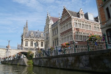 Fototapeta na wymiar Beatiful Channel in Gent