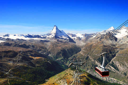 Rothorn Gondelbahn vor Matterhorn
