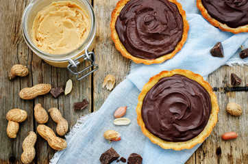 tartlets with peanut butter mousse and chocolate