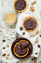 tartlets with peanut butter mousse and chocolate