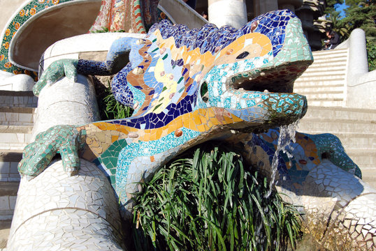 park guell detail fontain