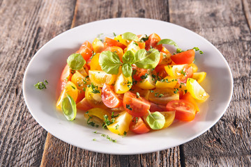 tomato salad with basil
