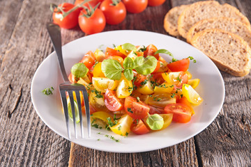 tomato salad with basil
