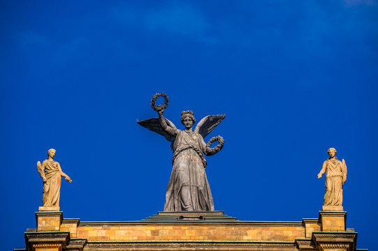 Griechiche G&ouml;ttin Athene auf Bayerischem Landtag in M&uuml;nchen