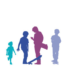 Drei Skater und kleiner Junge - Silhouette