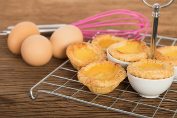 Baked egg tart on tray