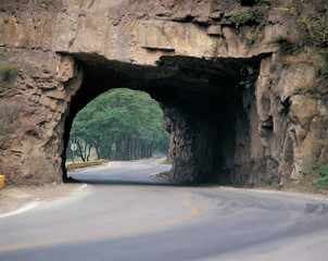 도로와 터널