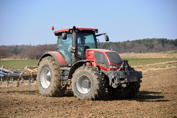 Obraz premium Traktor auf Feld