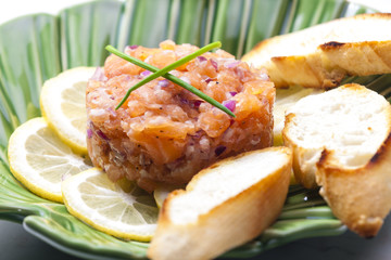 salmon tartar with red onion