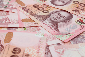 New versions of hundred Thai bank notes