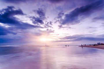 Obraz premium The sunrise and the sea