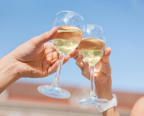 couple drinking wine in cafe