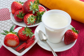 yogurt with strawberries