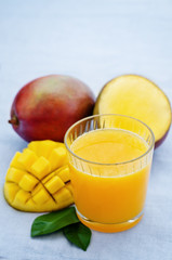 mango juice and fresh mango