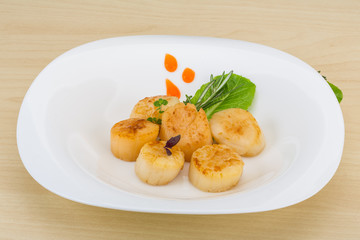 Grilled scallops