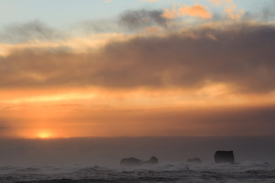 Il mare in Islanda: nuvole e sole