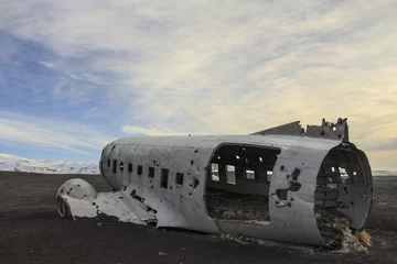 Papier Peint photo autocollant Arctique l& 39 épave de l& 39 avion qui s& 39 est écrasée à Sólheimasandur en Islande