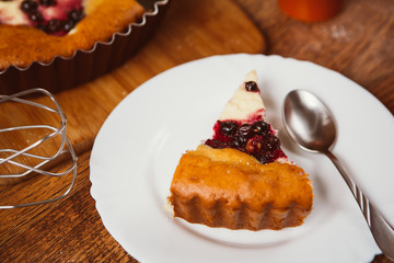 Red and black currant cake