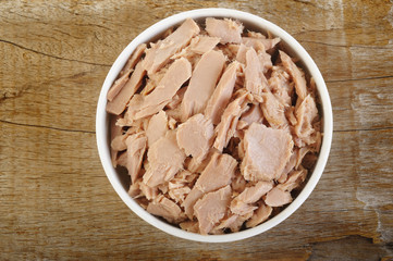 canned tuna fish in white bowl
