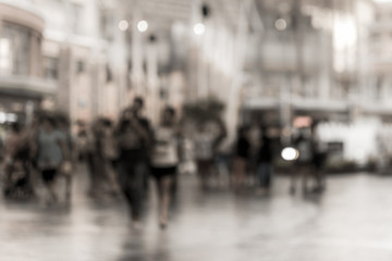 Obraz premium Blurred people walking in the shopping mall