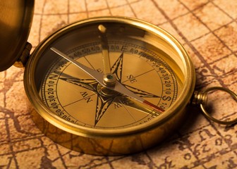 Fototapeta na wymiar Compass. old compass on vintage map 1752