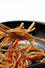 金平ゴボウの調理