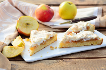 Apple pie with meringue - obrazy, fototapety, plakaty