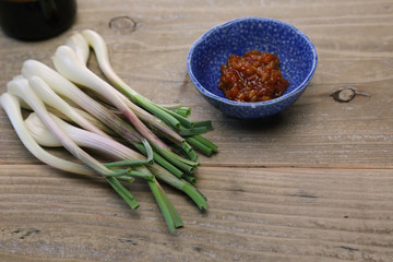 エシャロットと金山寺味噌