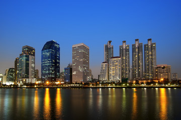 Fototapeta na wymiar cityscape of bangkok