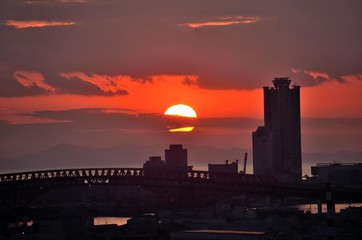 都会の夕暮れ