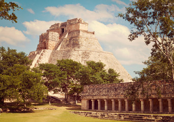 Fototapeta na wymiar Mayan pyramid Pyramid of the Magician in Uxmal