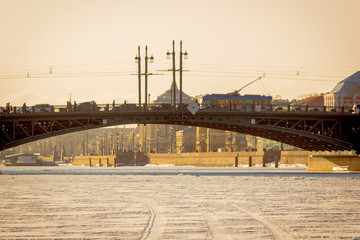 Дворцовый мост зимой