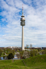 Obraz premium Der Fernsehturm - ein Münchner Wahrzeichen