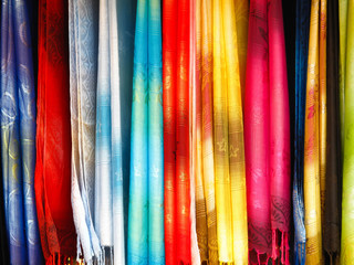 Multicolor scarf.
