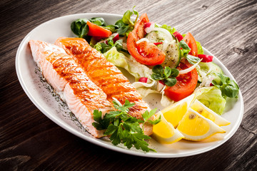 Grilled salmon and vegetables