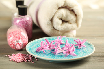 Obraz na płótnie Canvas Beautiful spa composition with hyacinth flowers, close up