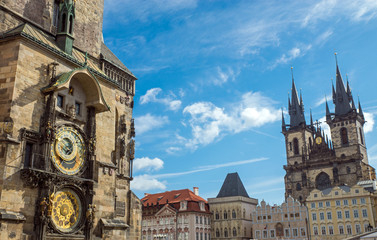Obraz premium Astronomical clock and church in Prague
