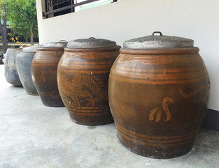 Row of Traditional Water Jar with Silver Stainless Cover