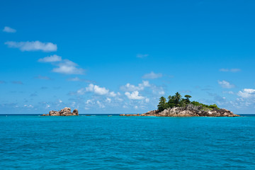 Island in the Indian ocean
