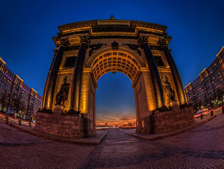 Fototapeta na wymiar photo triumphal arch in Moscow at night.