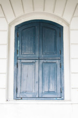 Fototapeta na wymiar Antique wooden windows