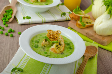 Spring peas soup